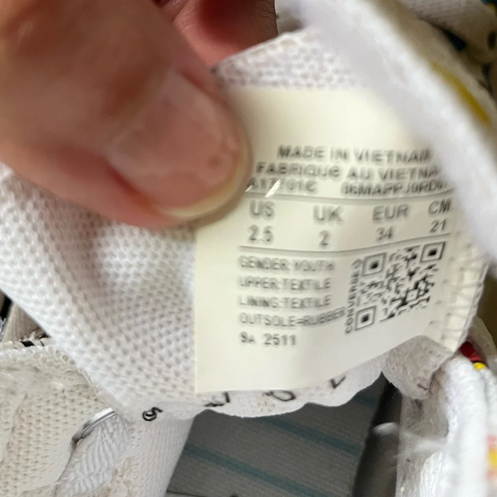 Hello kitty Girls 2.5 high top converse sneakers