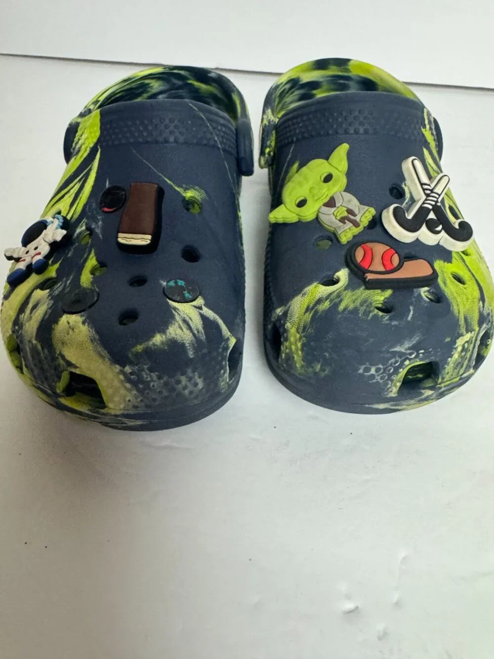CROCS marble blue