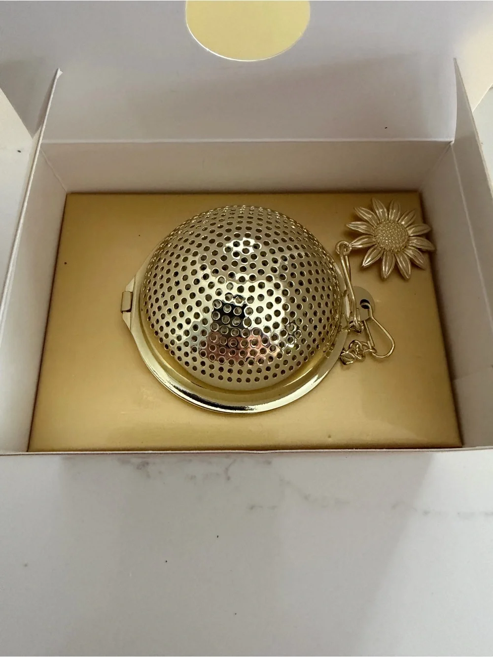 Harry Winston loose leaf tea Gift Set in Pastel Blue and Yellow