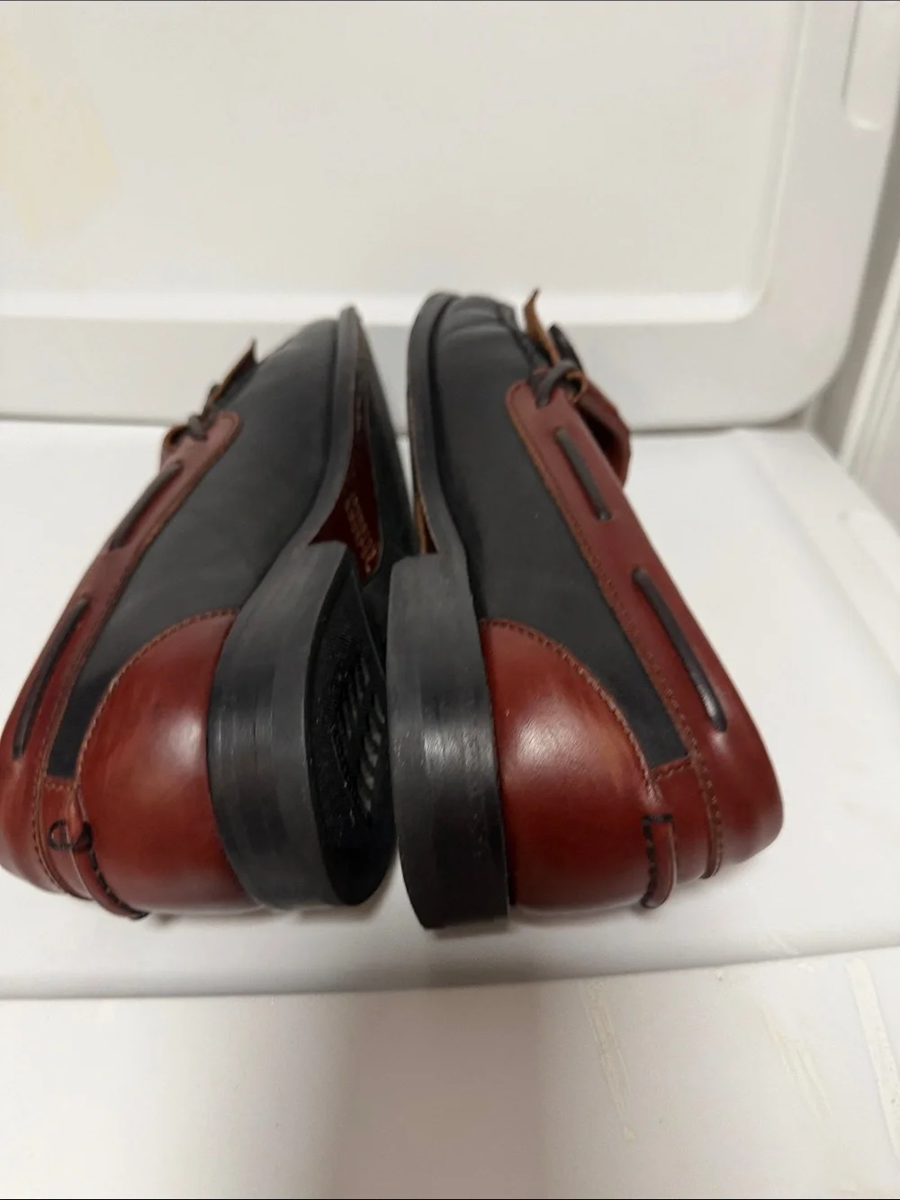 Men's 8.5 M Johnson and Murphy Two-Tone Brown and Black Tassel Kiltie Loafers