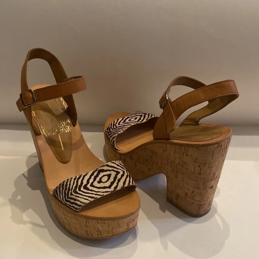 Dolce Vita cork front platform