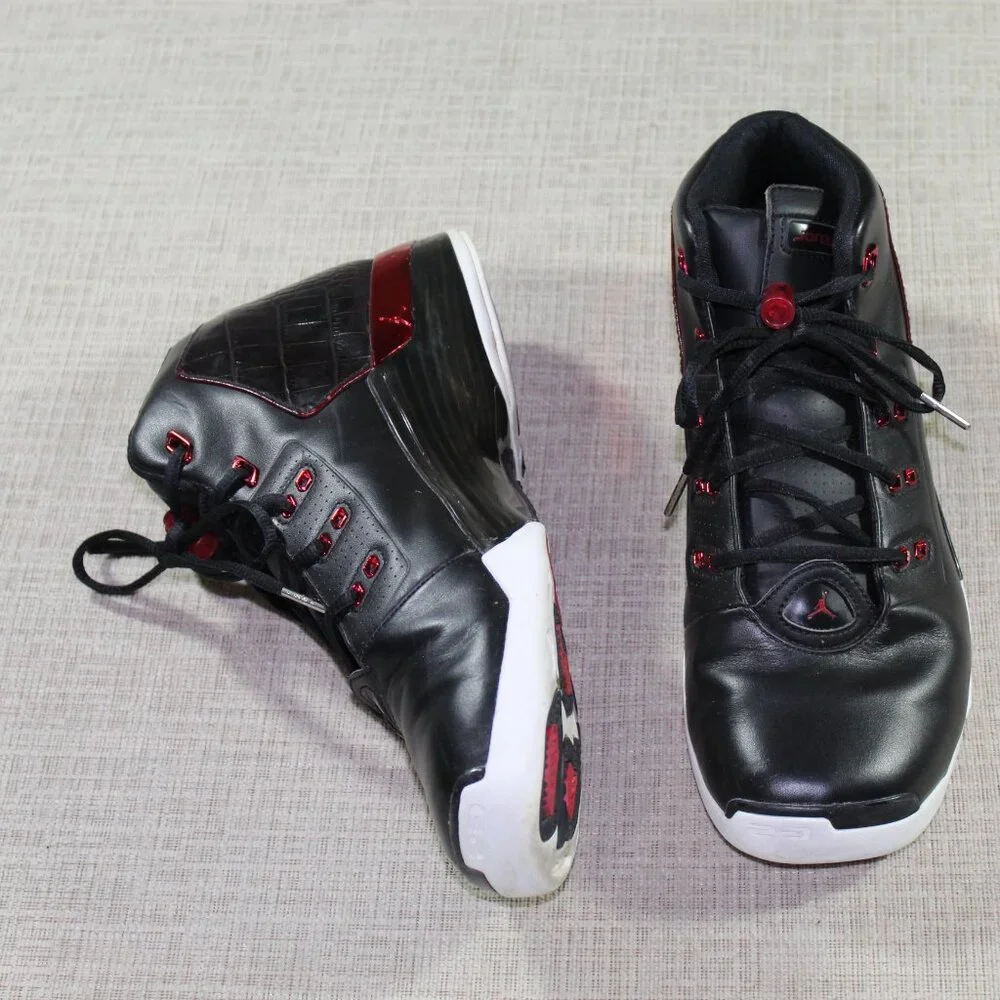 Men's Air Jordan 17 Size 11.5 Retro Chicago Bulls 832816 - 001