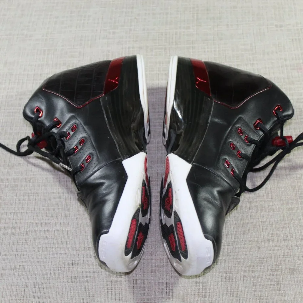 Men's Air Jordan 17 Size 11.5 Retro Chicago Bulls 832816 - 001