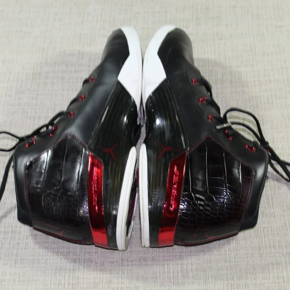 Men's Air Jordan 17 Size 11.5 Retro Chicago Bulls 832816 - 001