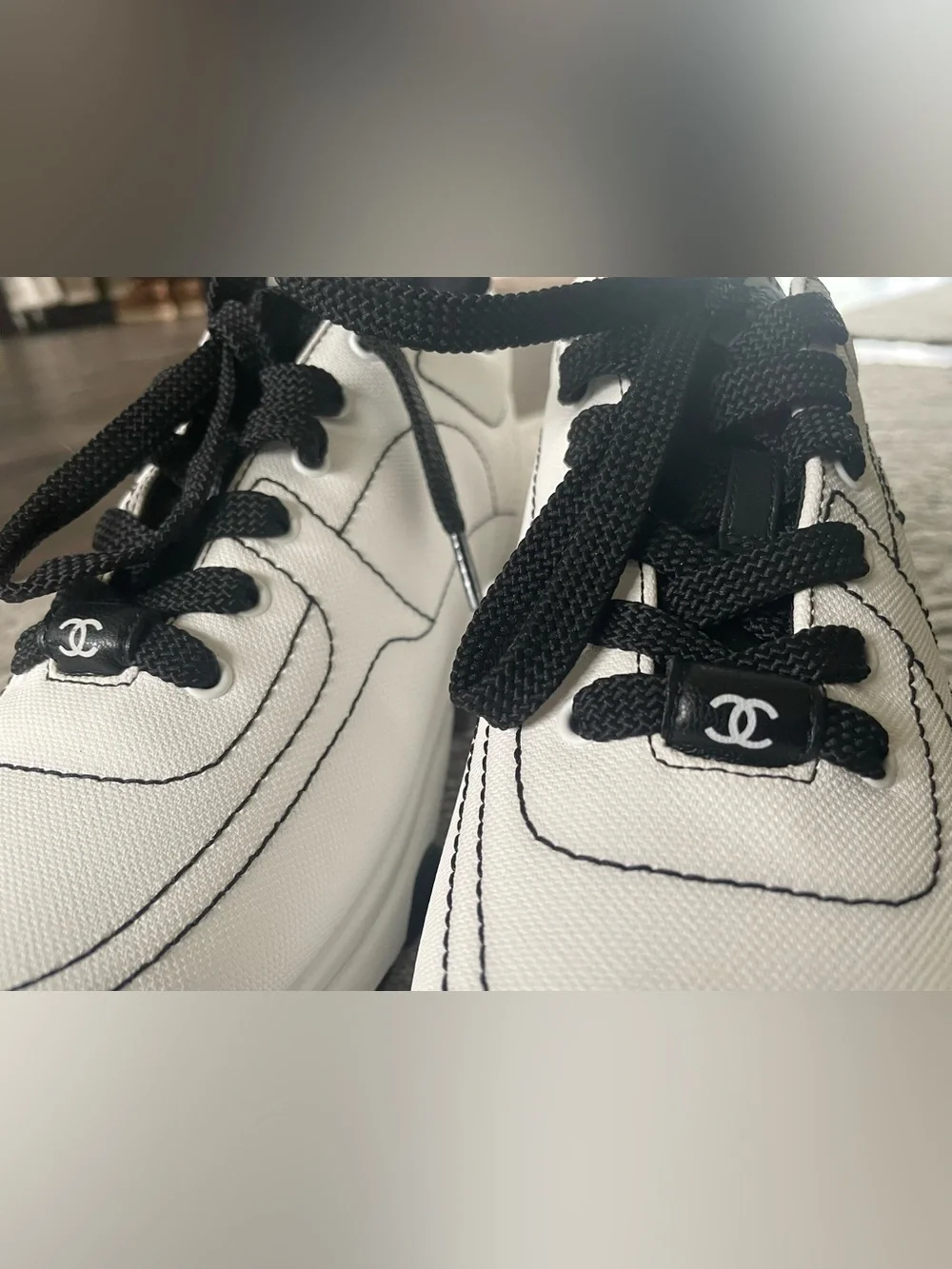CHANEL classic runner