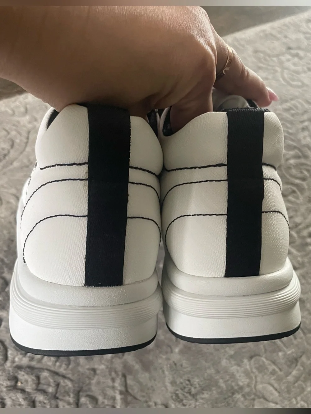 CHANEL classic runner
