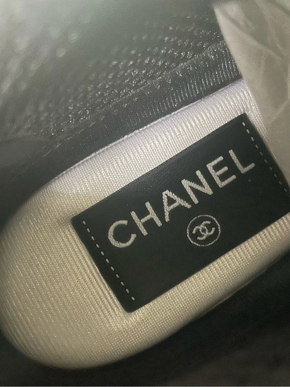 CHANEL classic runner