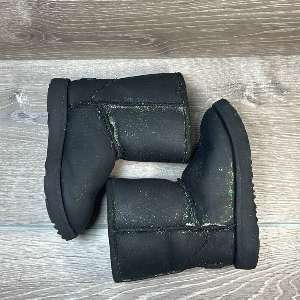 UGG kids classic