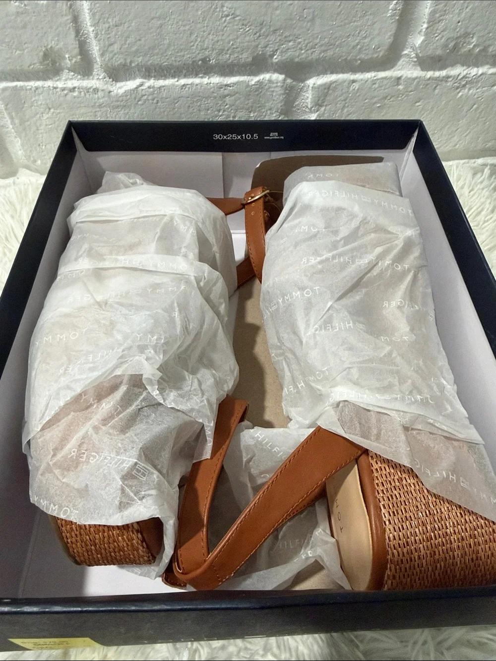 Tommy Hilfiger adds straps ankle