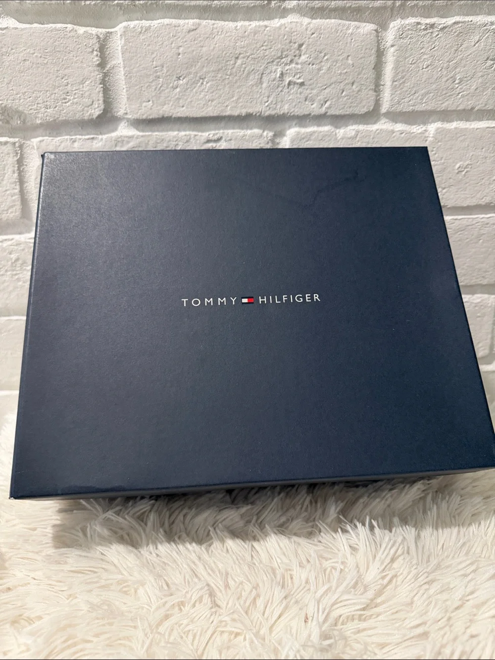 Tommy Hilfiger polished woven
