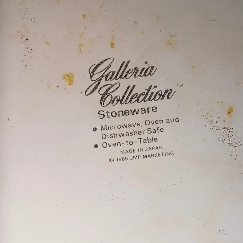 Galleria collection Stoneware box12 vintage