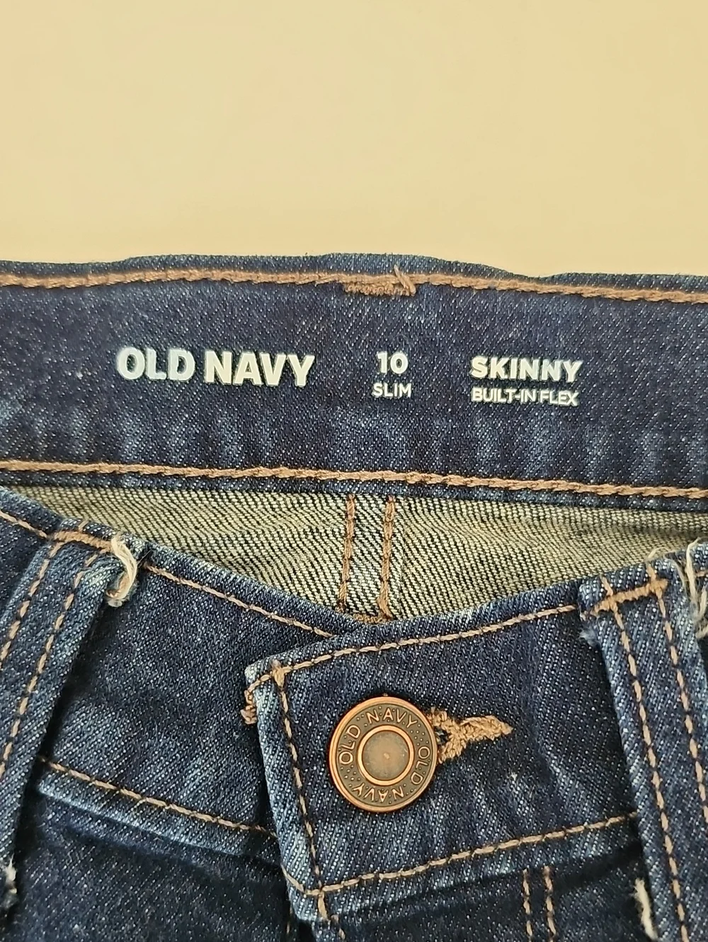 Old Navy pairs boys