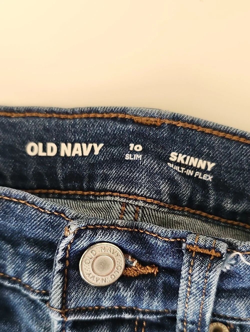 Old Navy pairs boys
