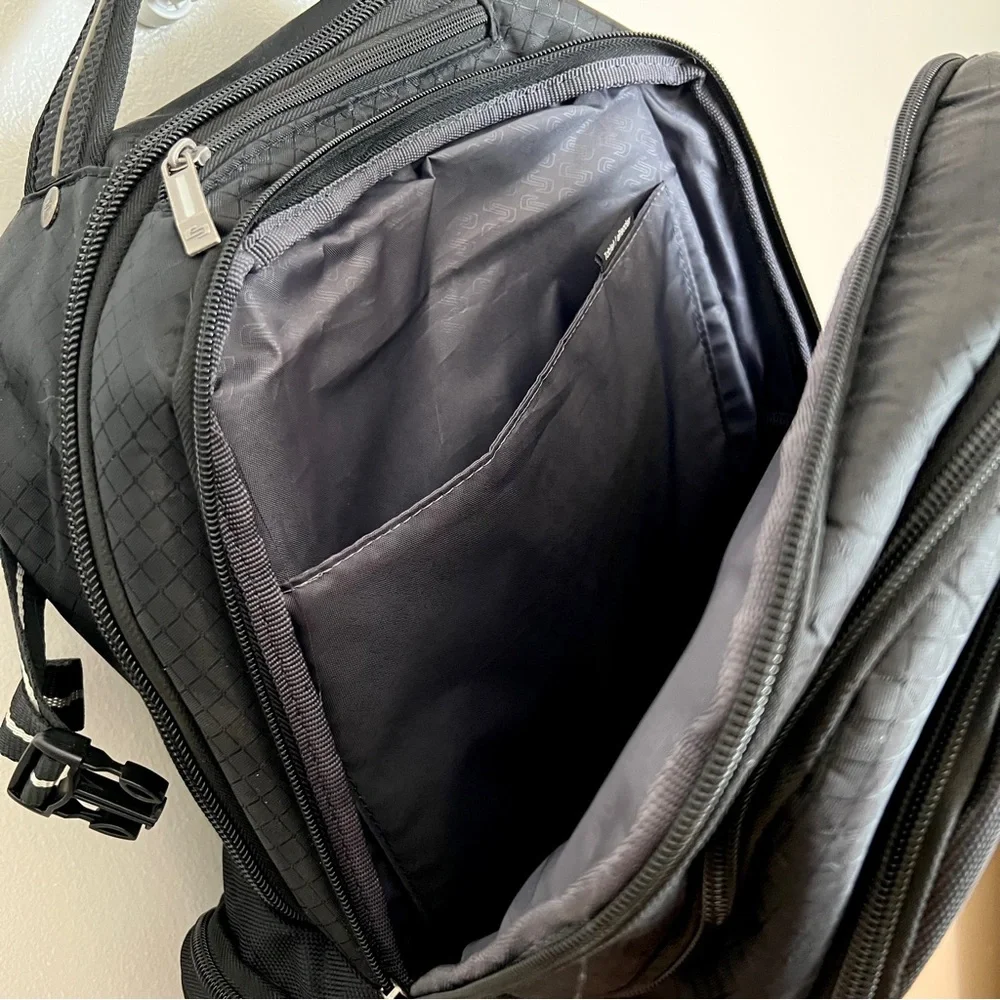 Solo New York Rival 17.3 Laptop Backpack Black Travel Work Hardshell ACV700