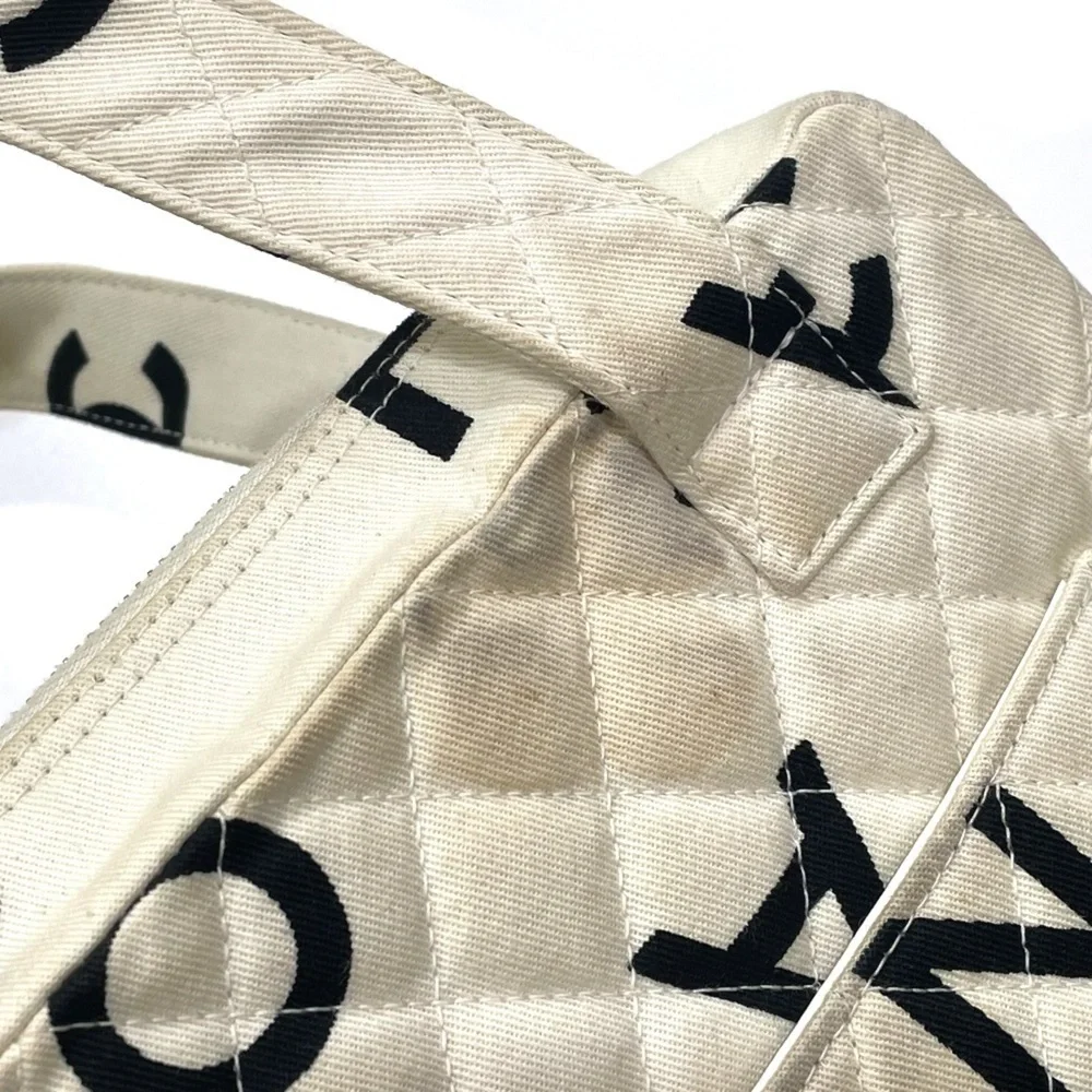 CHANEL white bag