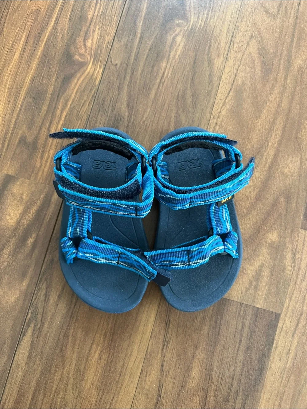 Teva excellent barely worn