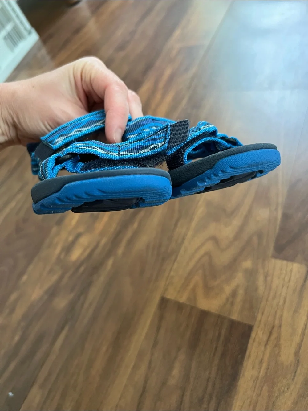 Teva excellent barely worn