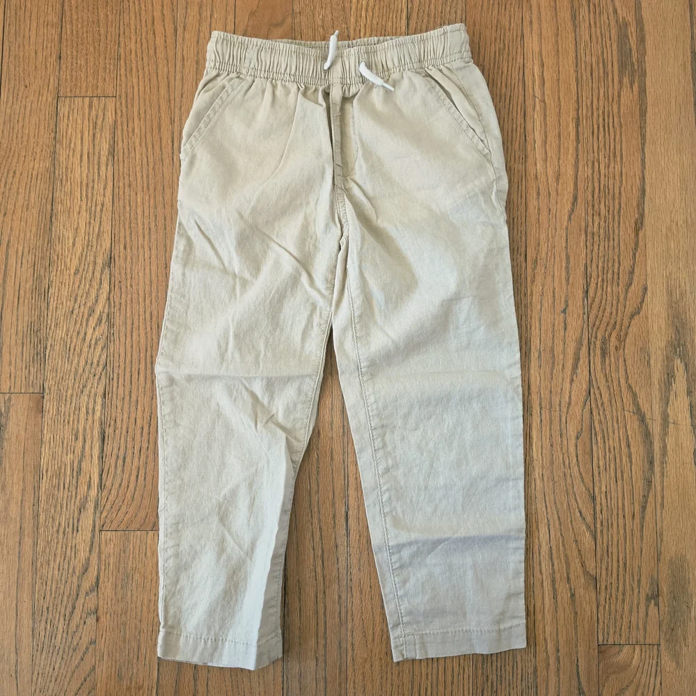 GAP button used beige