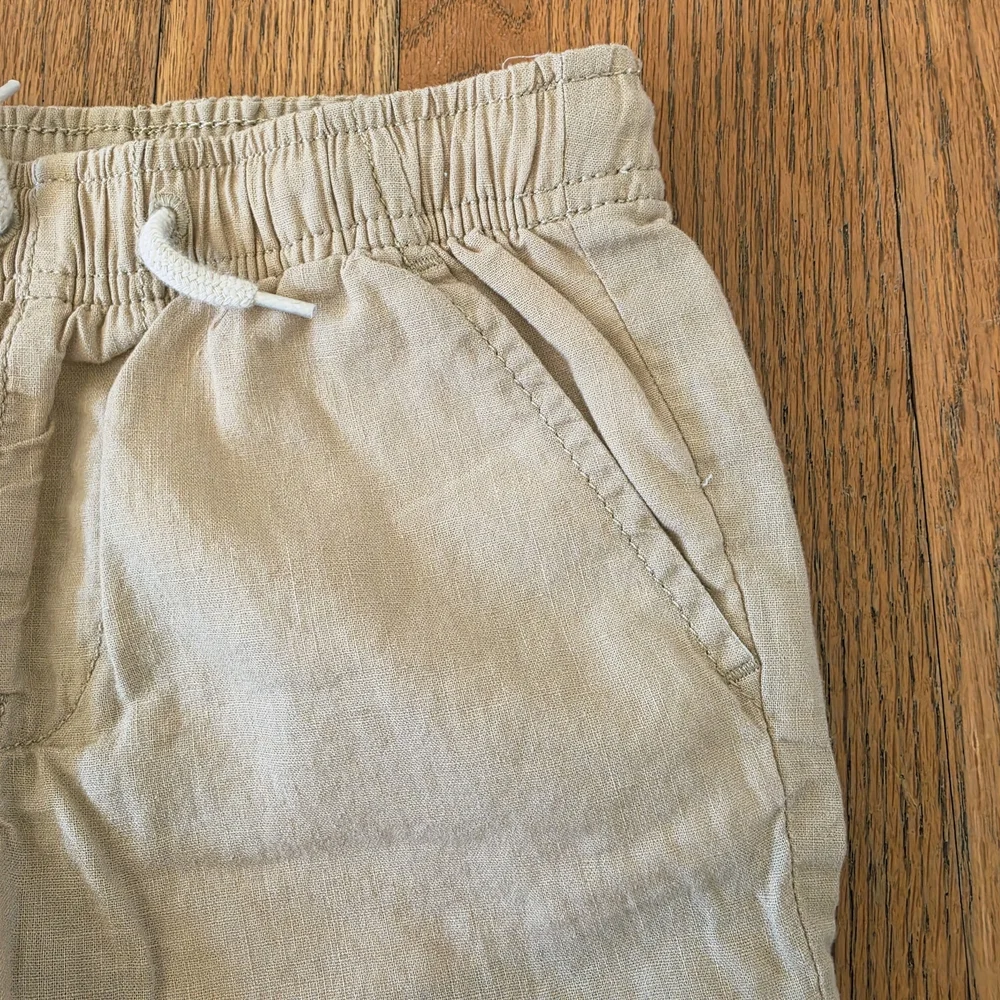 GAP detail breathable chest