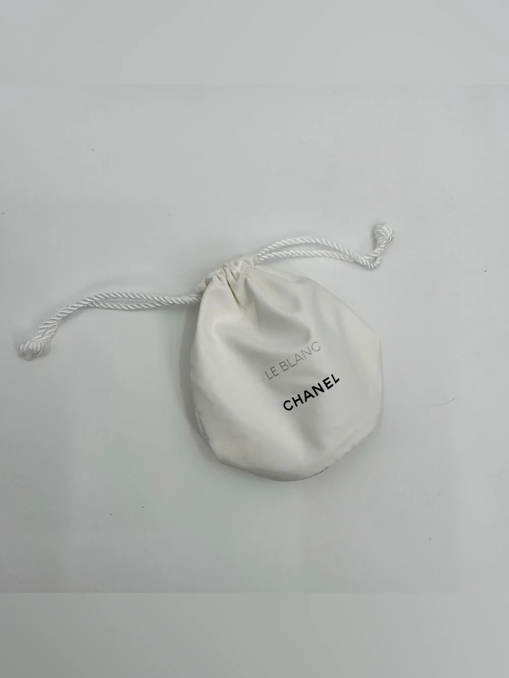 CHANEL authentic le