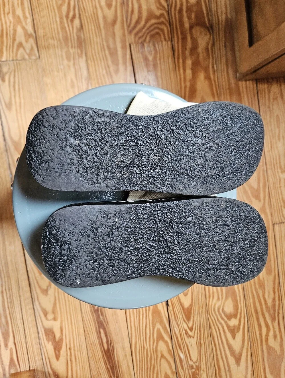 Chadwicks cream slide