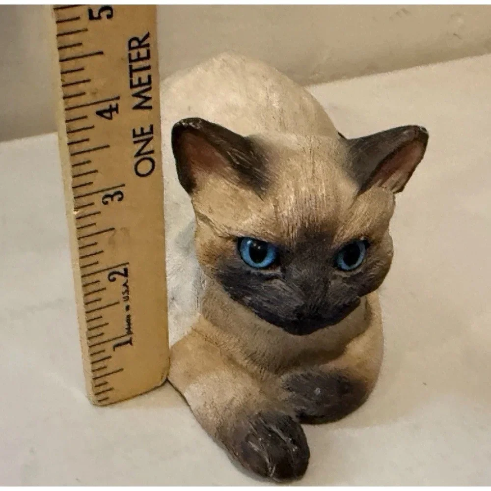1983 Creations by Carole Siamese Cat Figurine Vintage Collectible CC40508