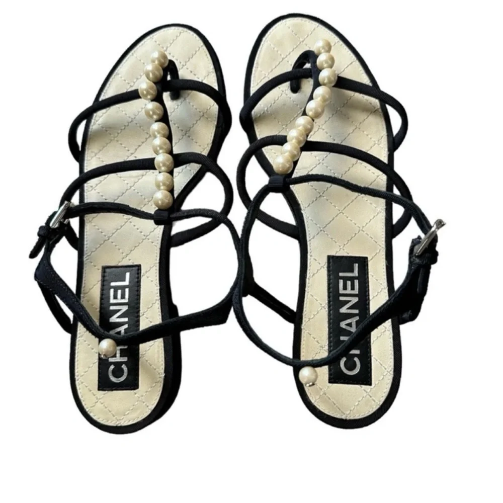 CHANEL includes dust