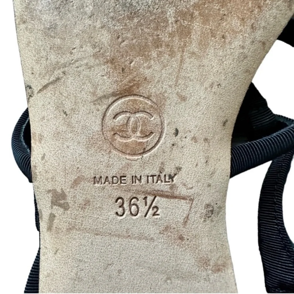 CHANEL includes dust