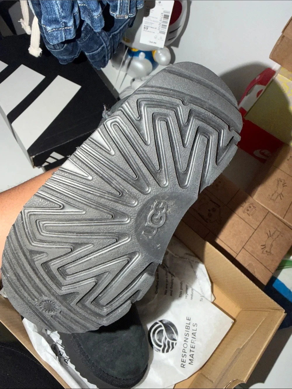 UGG suitable box