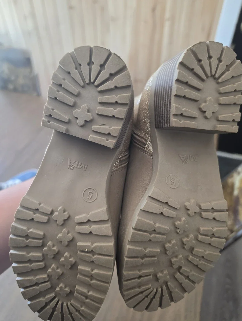 MIA few like worn