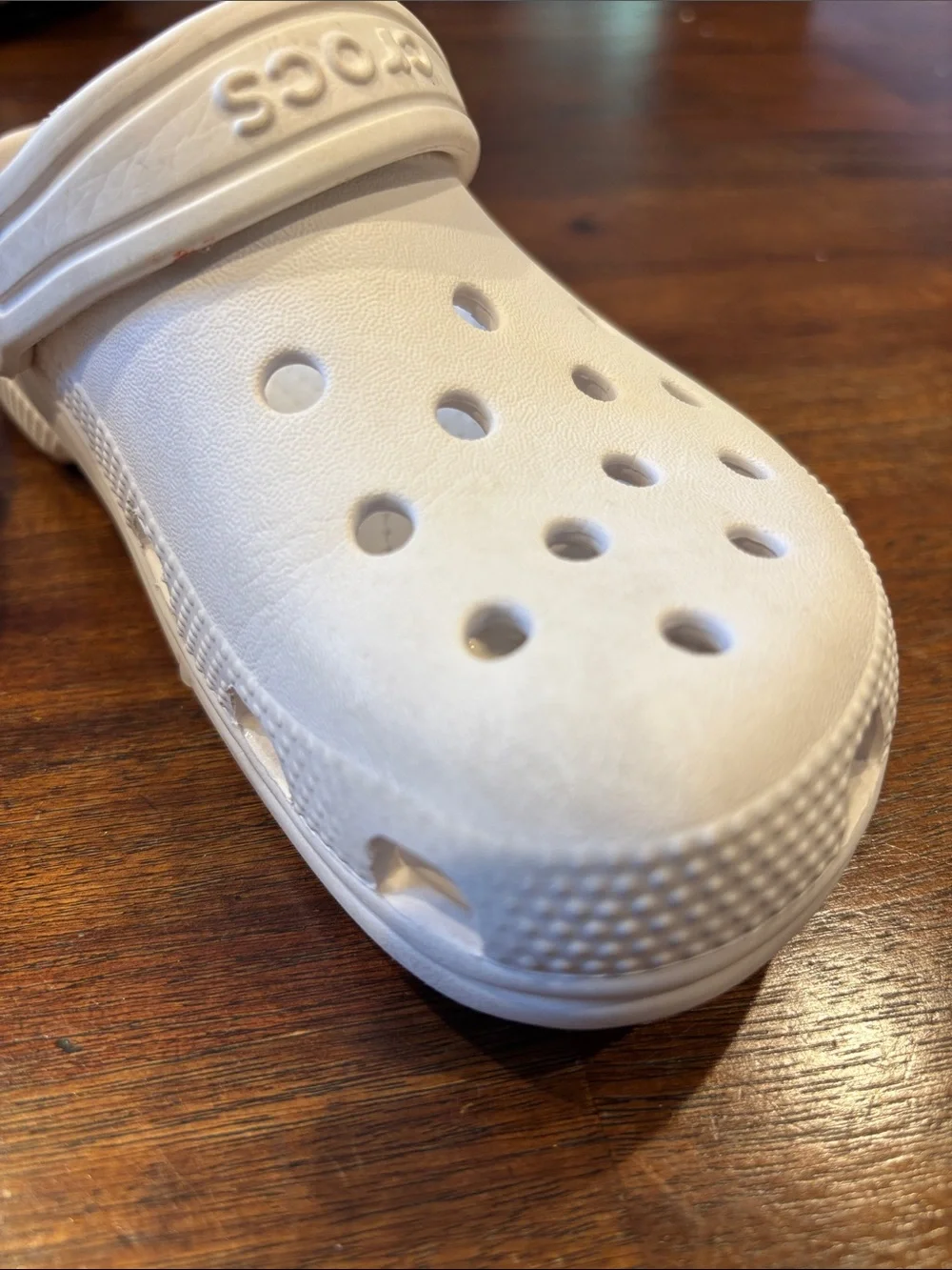 CROCS holes heel