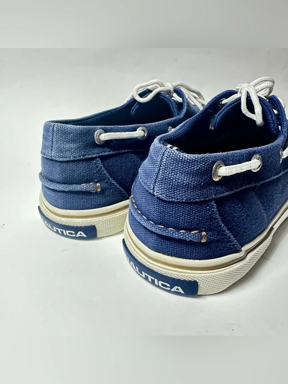 N/A blue laces boat