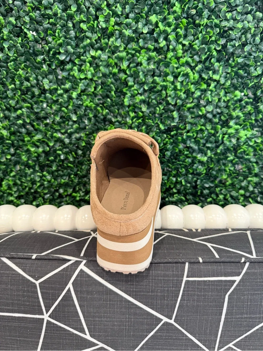 Pierre Dumas slip platform