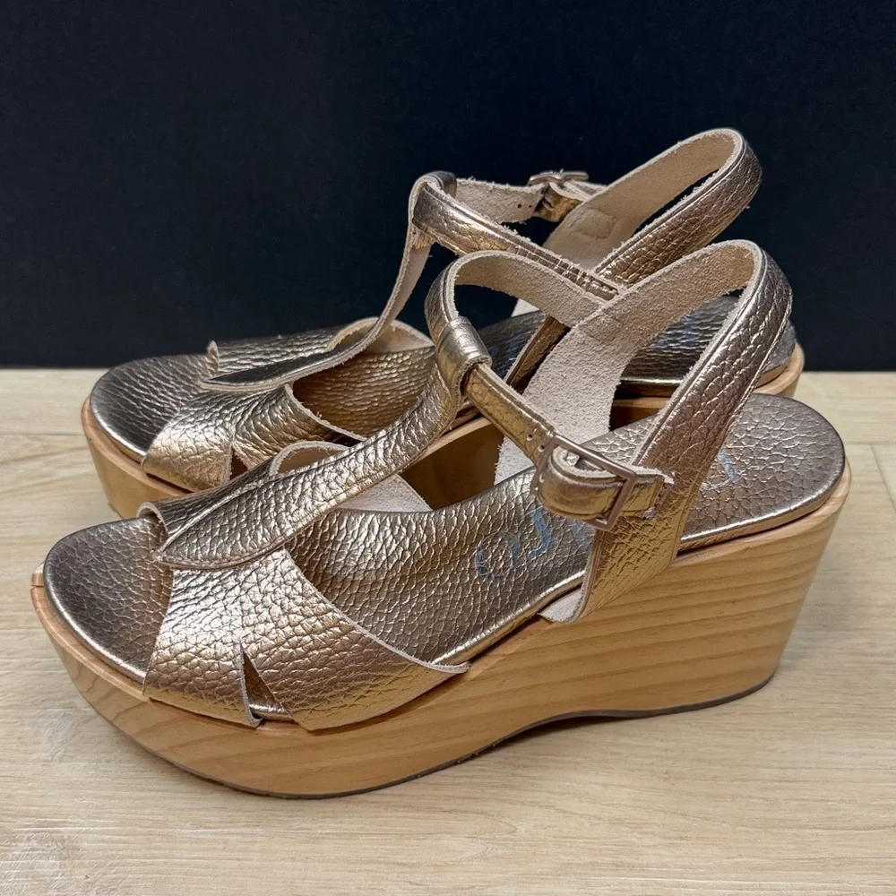 Pedro Garcia metallic gold