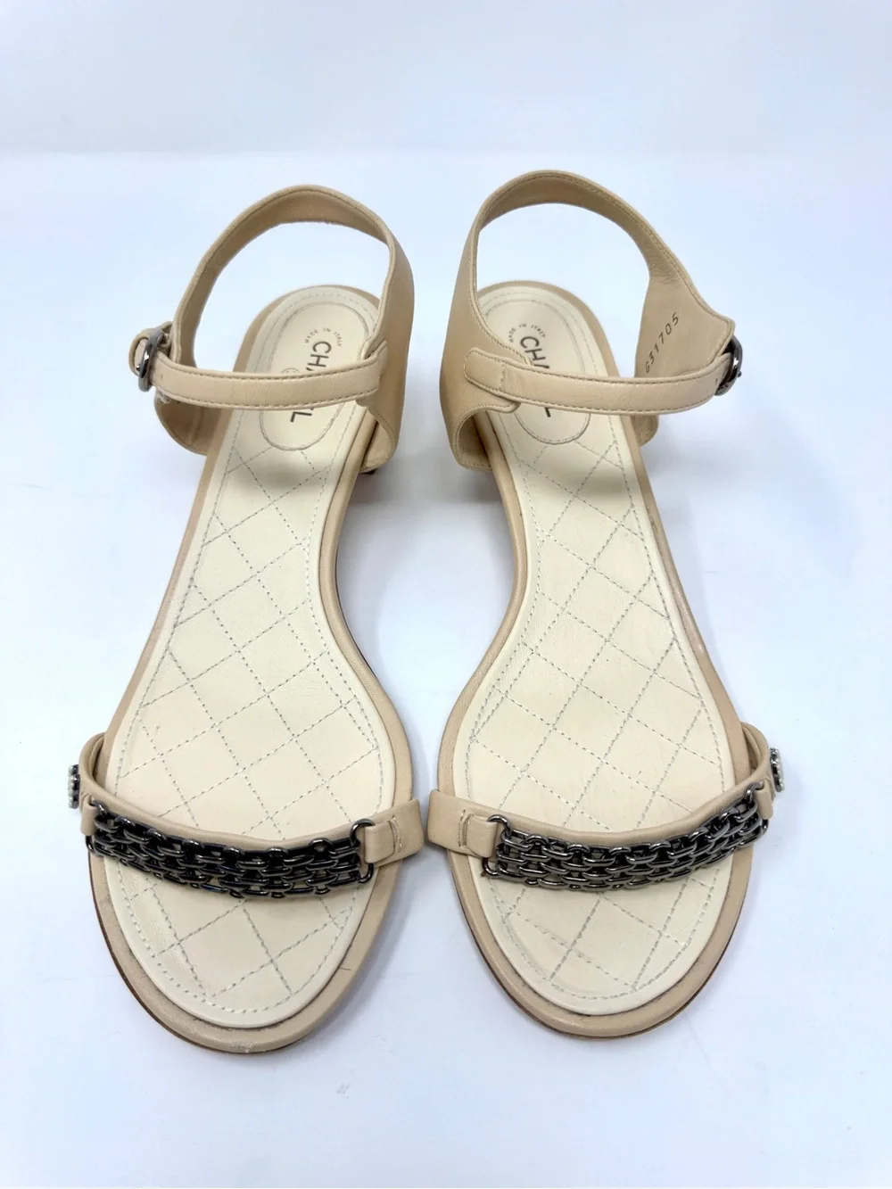 CHANEL beige chain