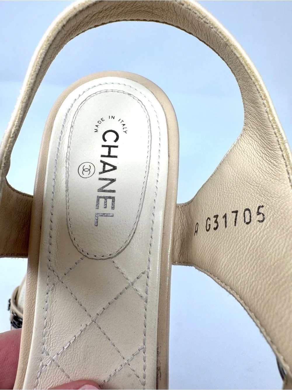 CHANEL beige chain