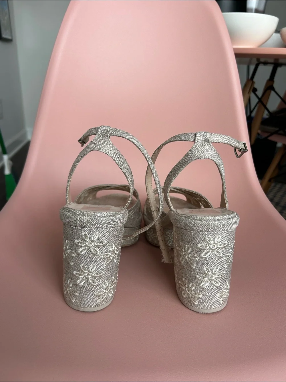 Dolce Vita embroidered dolce accents