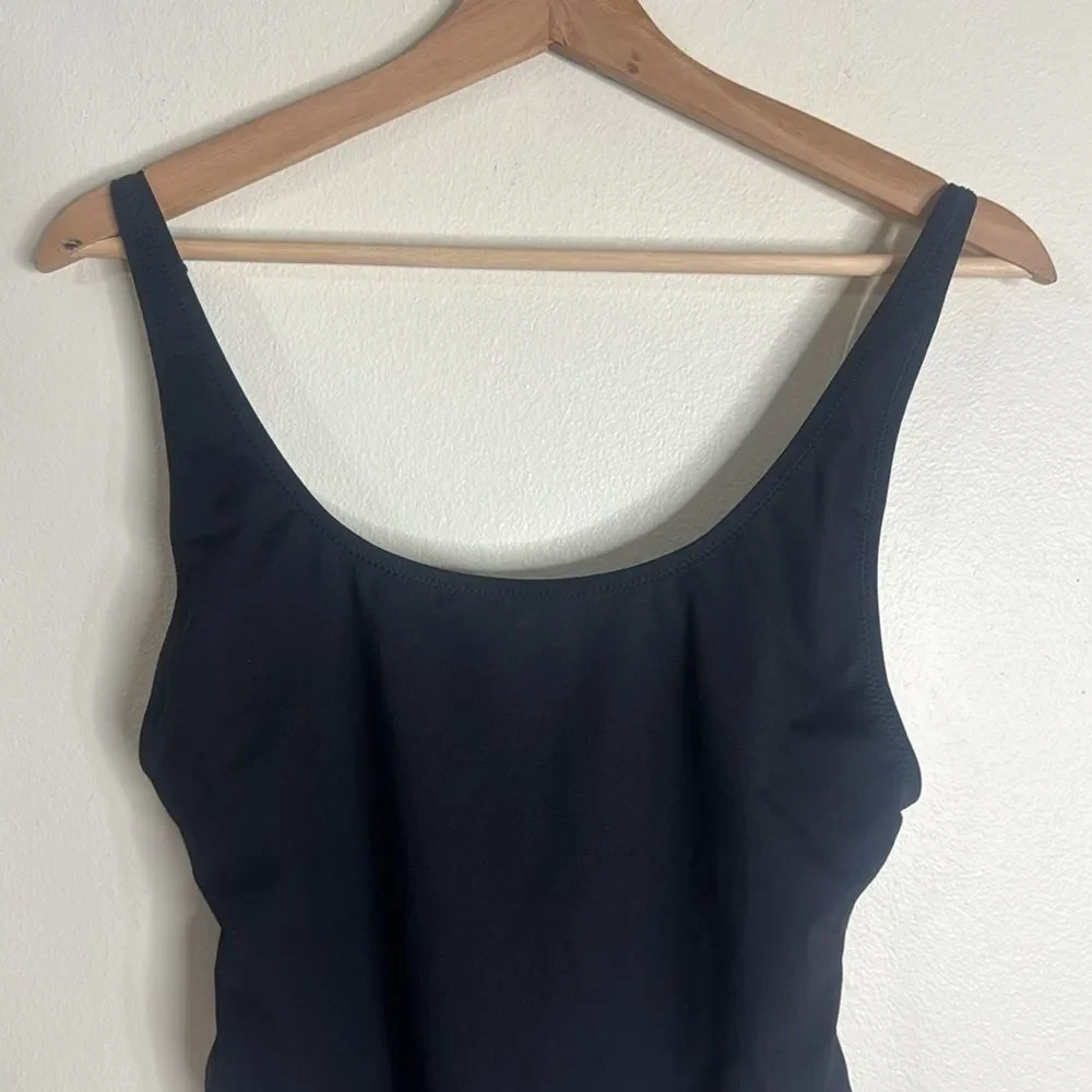 SKIMS sleek black