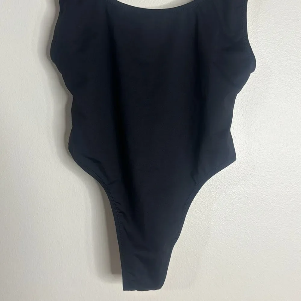 SKIMS sleek black