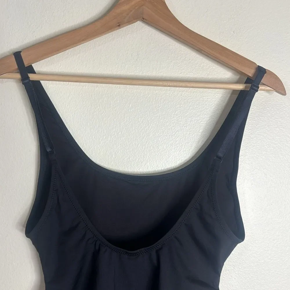SKIMS sleek black