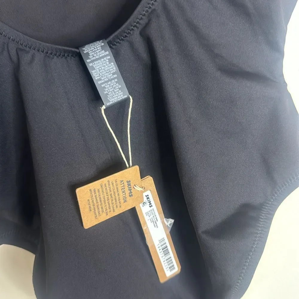 SKIMS sleek black