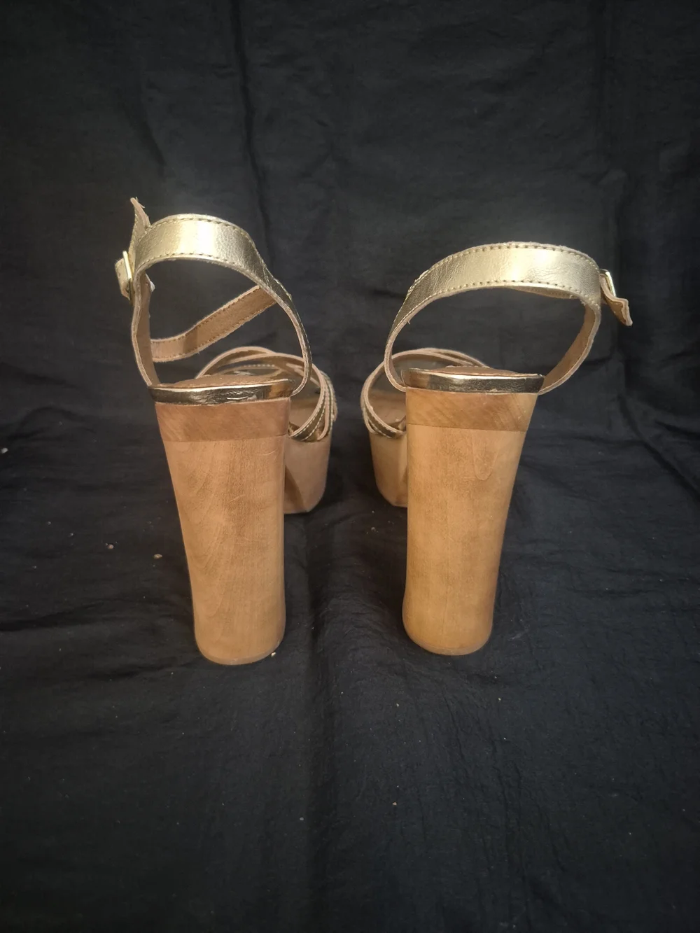 Steve Madden height sandals use