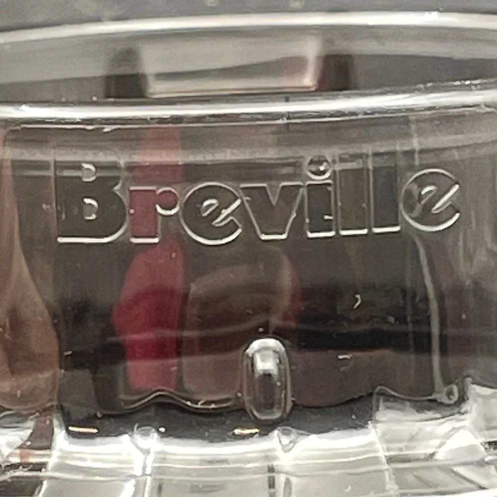 Breville features plastic
