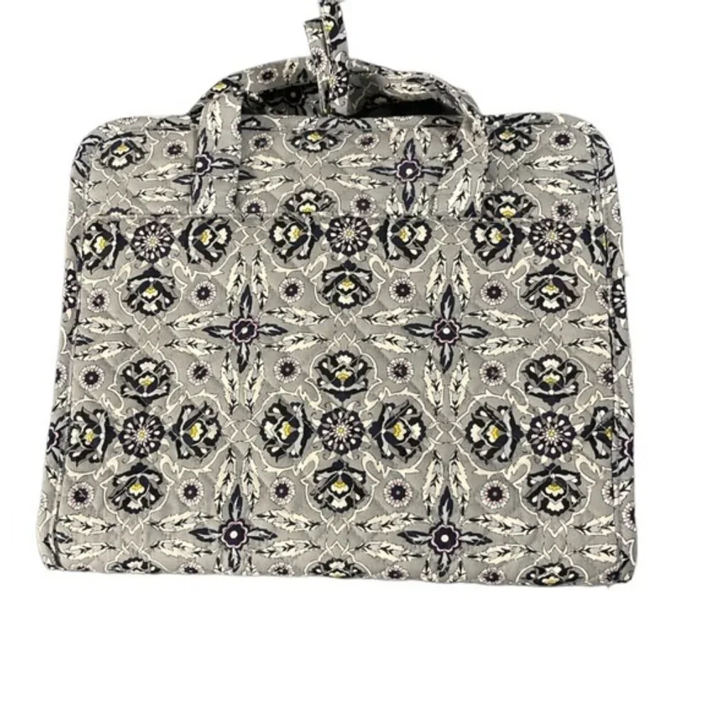 N/A jewelry toiletry
