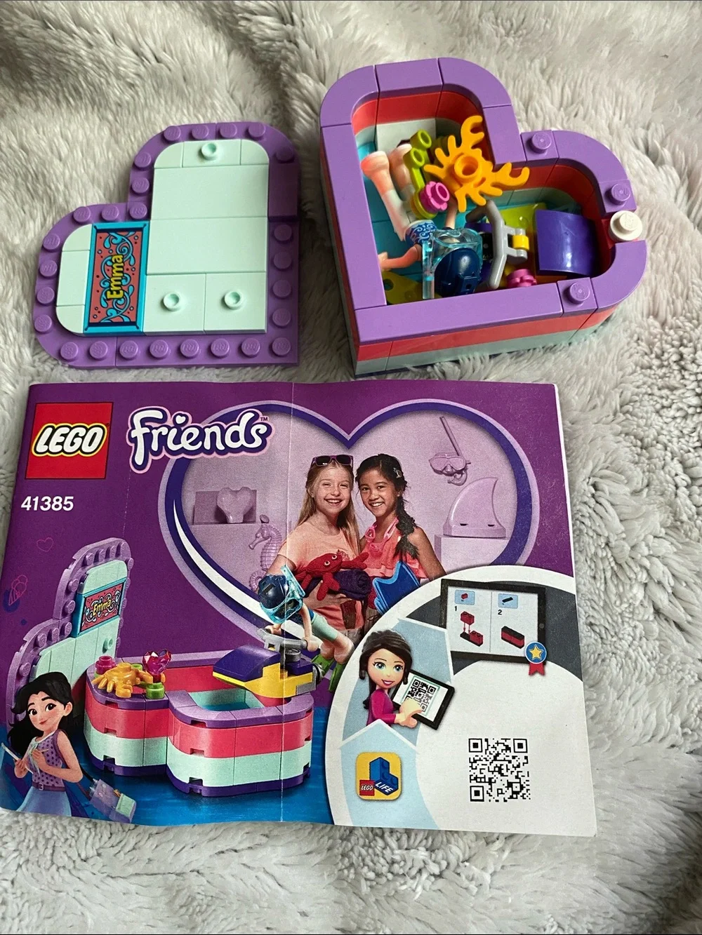 FRIENDS compact heart