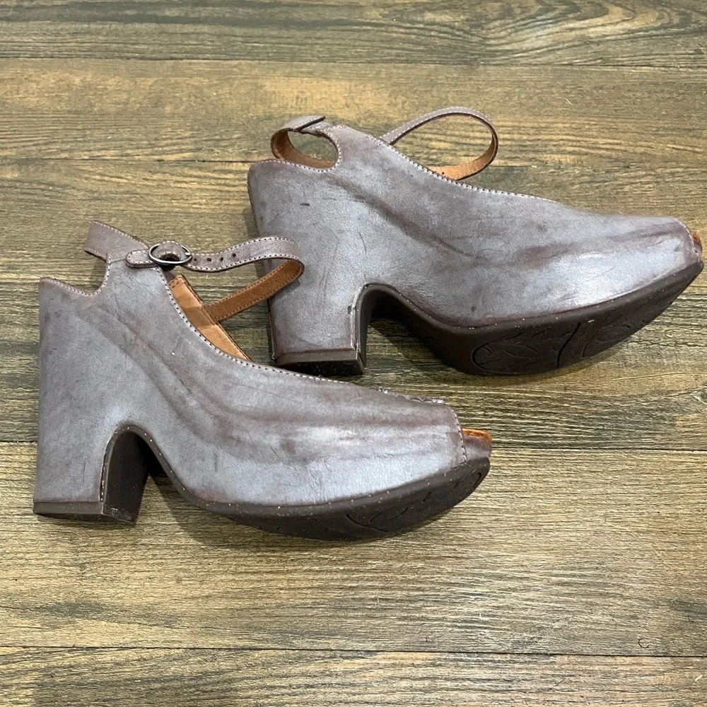 Naya brown leather