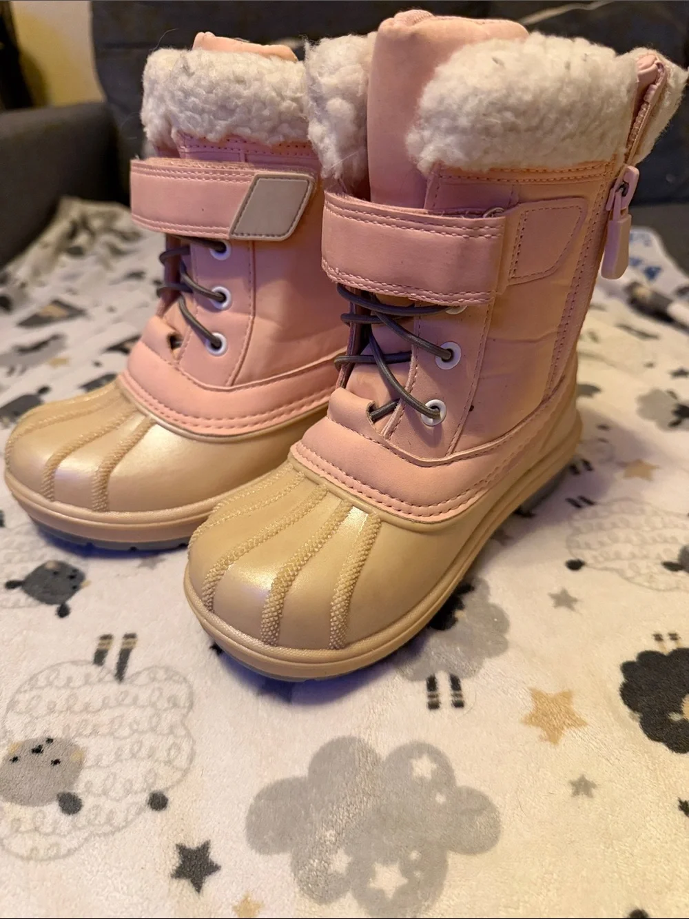 Girls' Pink Faux Fur Snow Boots ( zipper side)