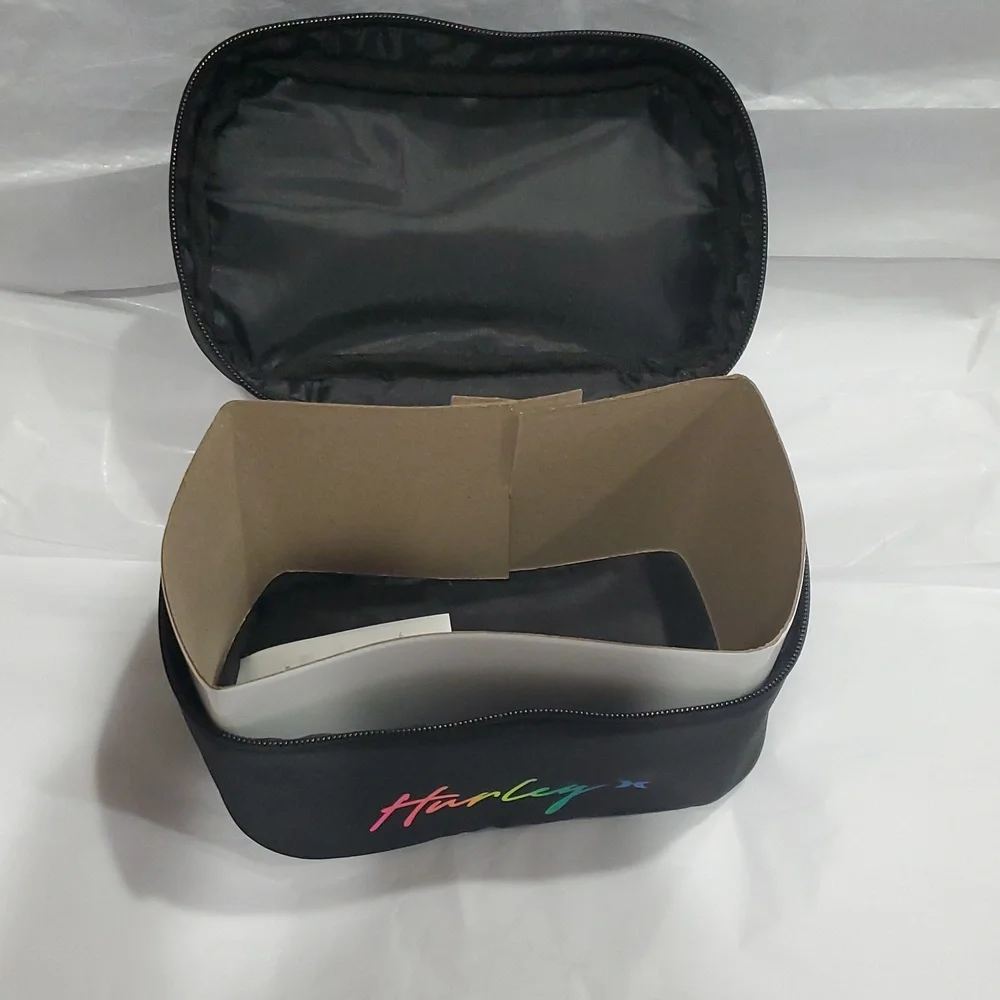 Hurley vinyl makeup