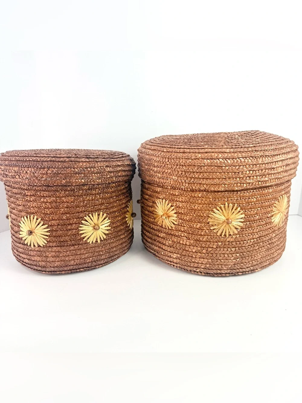 Set Of 2 Vintage Pier 1 Round Straw Storage Basket W/ Lid & Flowers On Side boho