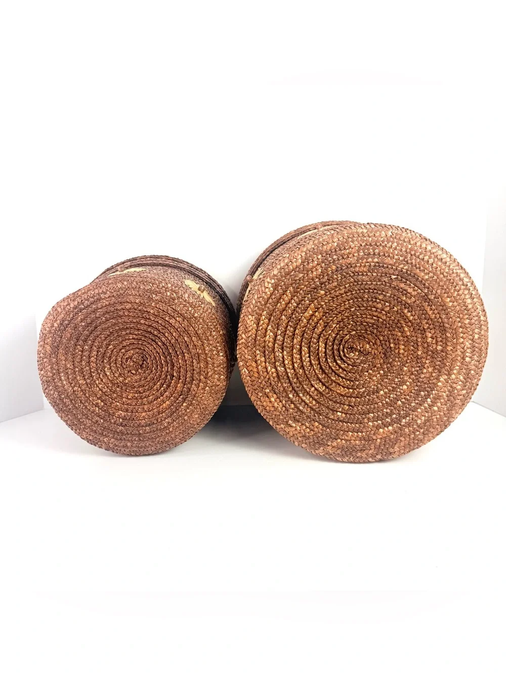 Set Of 2 Vintage Pier 1 Round Straw Storage Basket W/ Lid & Flowers On Side boho